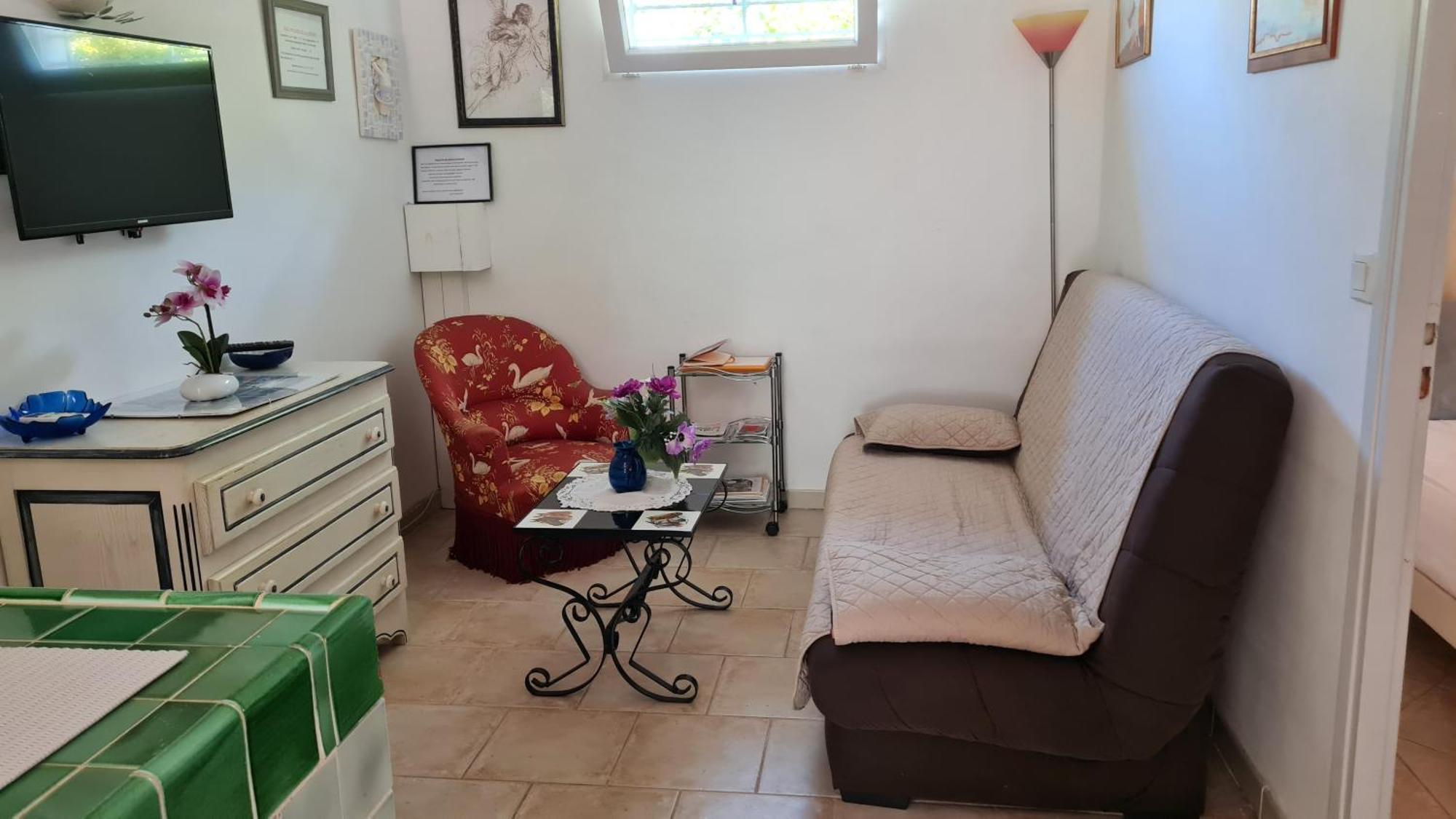 le bien placé Salernes Esterno foto